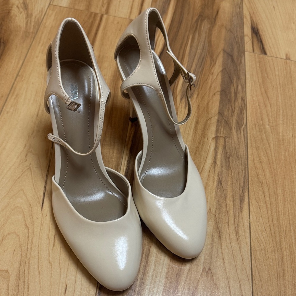 New Ankle-Strap Cream Pumps for Women - Sleek Closed-Toe Heels Zara